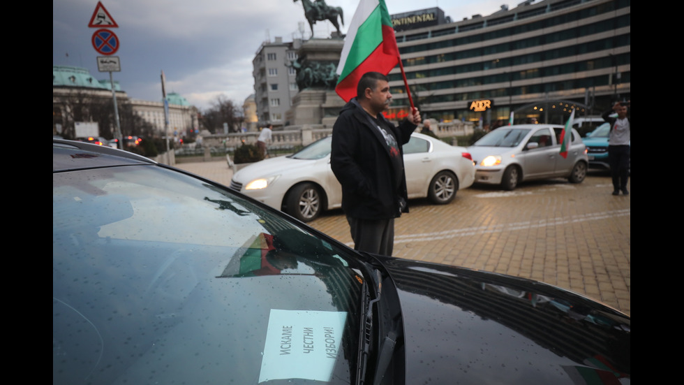 Автопоход на „Величие“: Протест в деня на извънредното заседание на НС