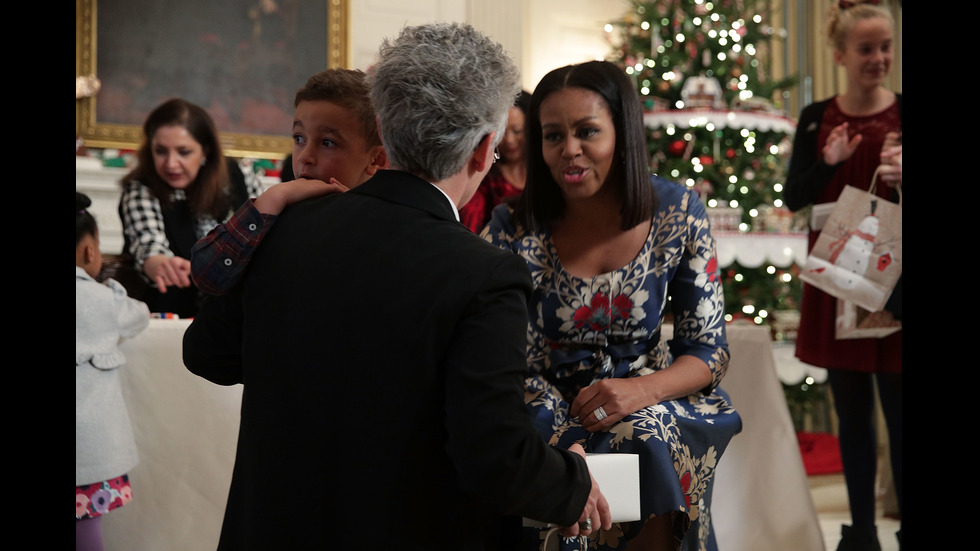 Мишел Обама посрещна семействата на военни в Белия дом