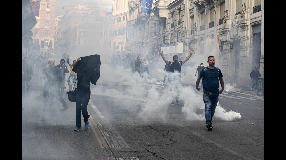 Полицията в Рим използва водни оръдия срещу протестиращи