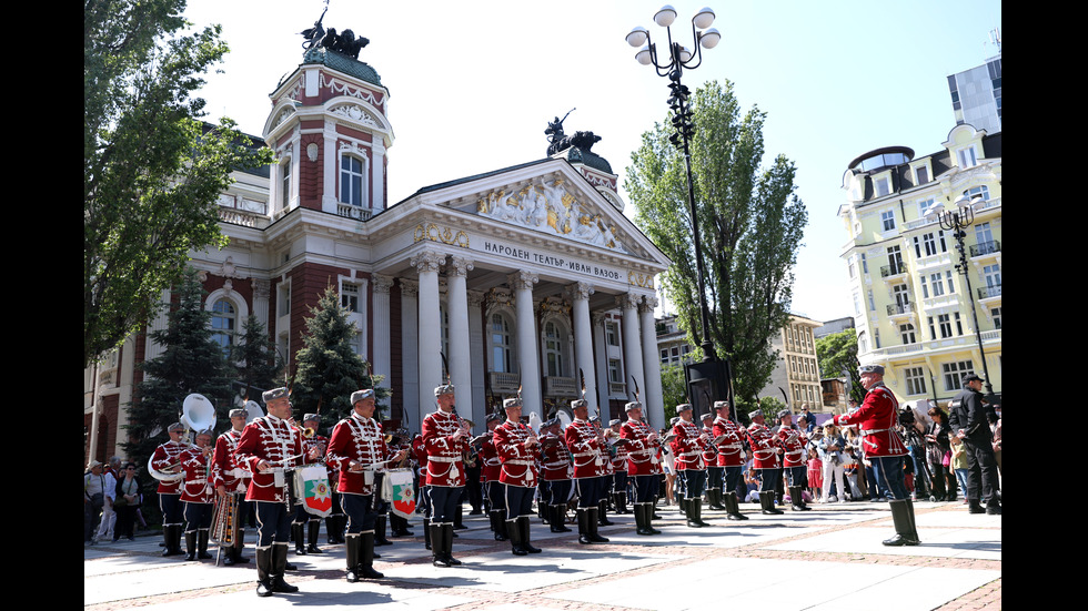 В Деня на храбростта и Българската армия: Водосвет на бойните знамена