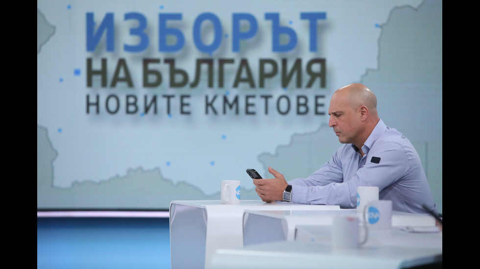 ЗАД КАДЪР: Изборният ден по NOVA В СНИМКИ