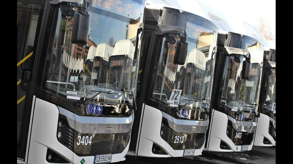 Фандъкова провери готовността за пускане на нови автобуси в градски транспорт
