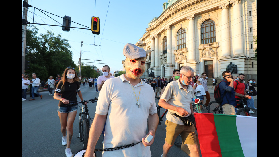 ДЕН ОСМИ: Протестите с искане за оставка на кабинета продължават