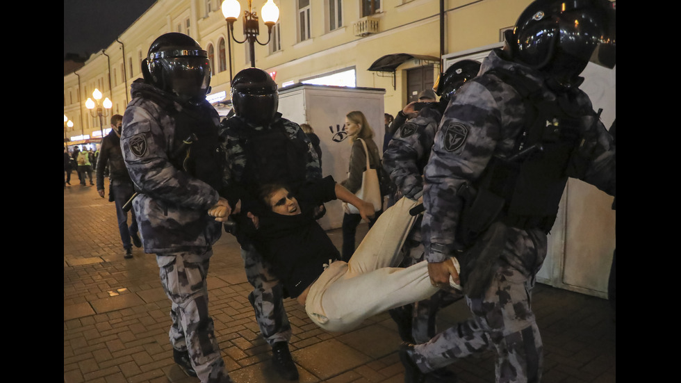 Над 100 задържани по време на протести срещу мобилизацията в Русия