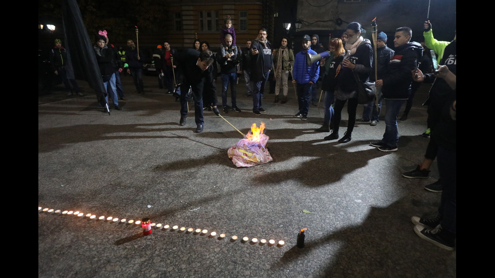 Факелно шествие в 111-тата вечер на протести