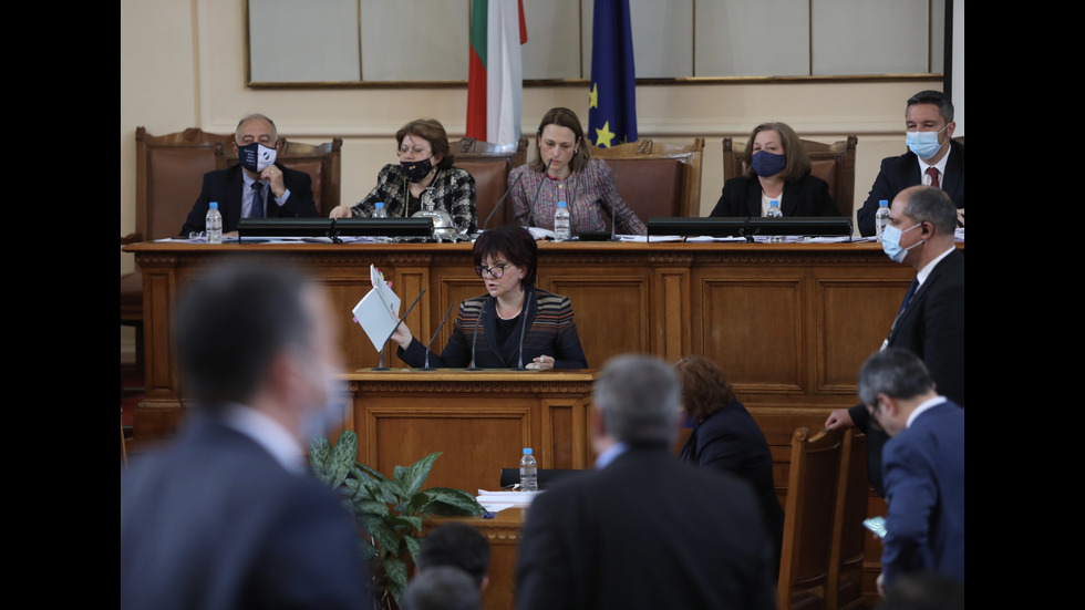 Бурни дебати в първия работен ден на новото Народно събрание