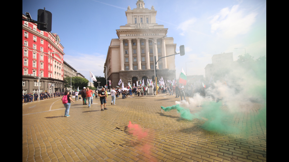 Напрежение на протеста на "Възраждане"