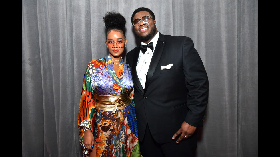 Стил и сексапил завладяха червения килим на наградите „Грами”