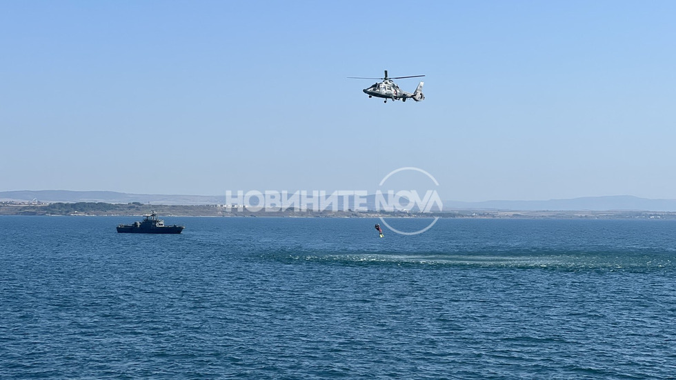 Гасят пожар на Пристанище "Бургас" в епизод от международно военно учение