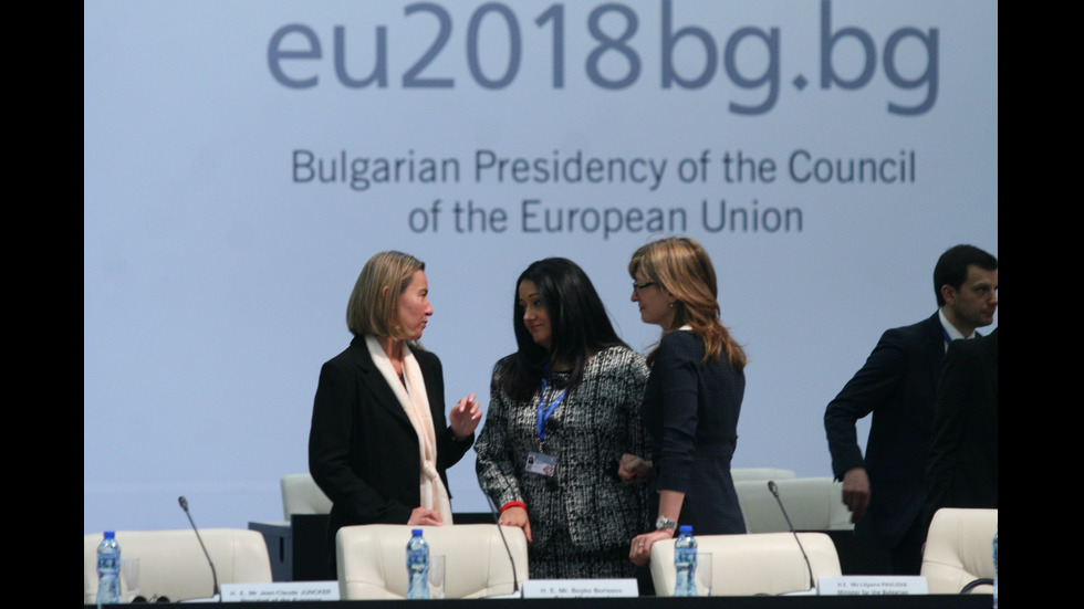 Българските министри и членовете на ЕК заседаваха в НДК