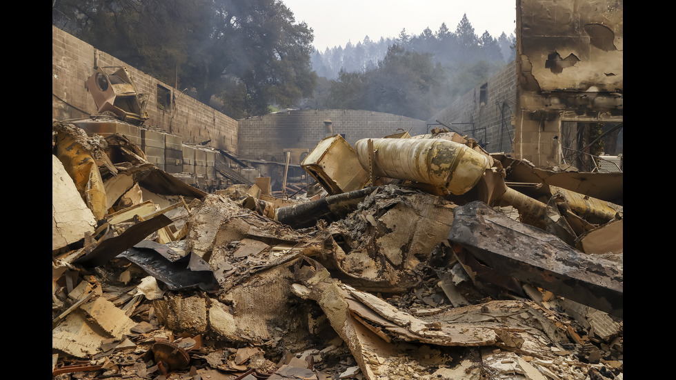 Расте броят на жертвите при пожарите в Калифорния