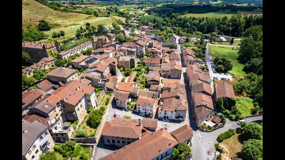 Градчето, което французите харесват най-много в страната си