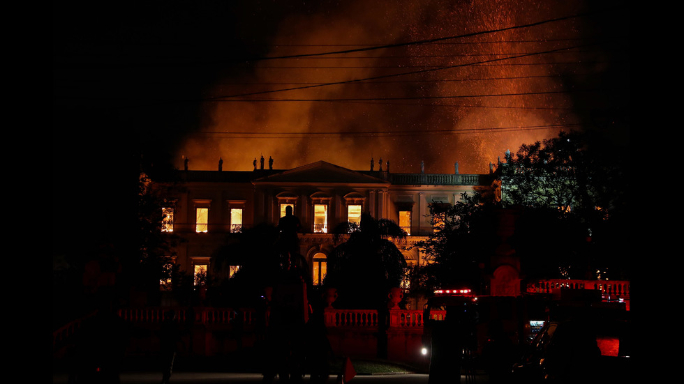 Пожар пламна в прочут музей в Рио де Жанейро