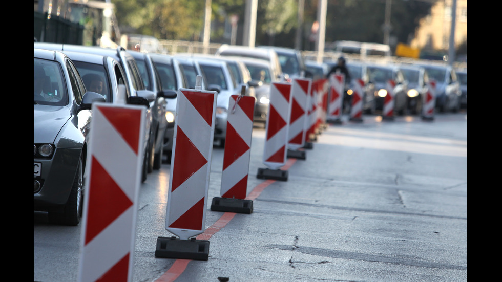 Нови ремонти блокират движението по ключови булеварди в София