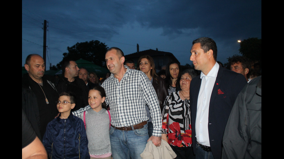 Радев присъства на Нестинарския празник в село Българи