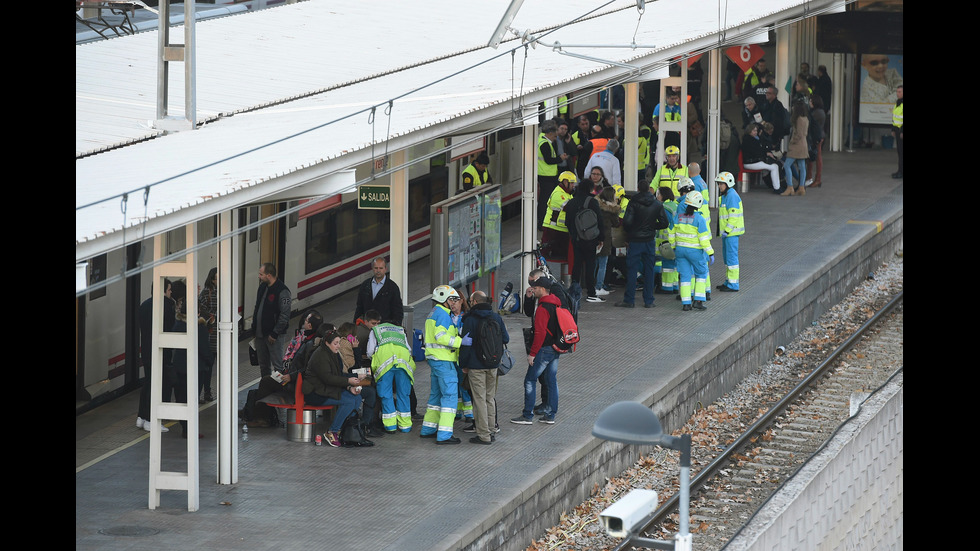 Четирима души пострадаха тежко при инцидент с пътнически влак в Испания
