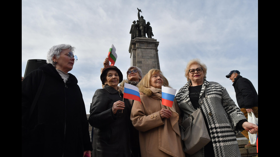 Протест в защита на Паметника на Съветската армия в София