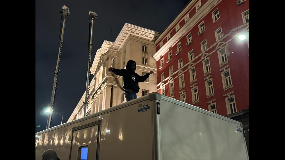 Протестиращи срещу Бюджет 2026 блокираха движението в "Триъгълника на властта"