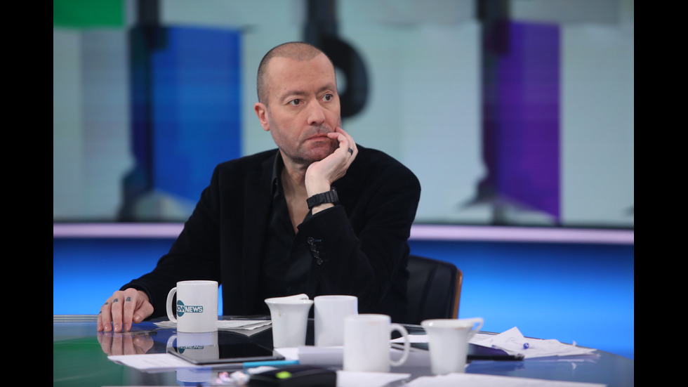 ЗАД КАДЪР: Изборният ден по NOVA В СНИМКИ