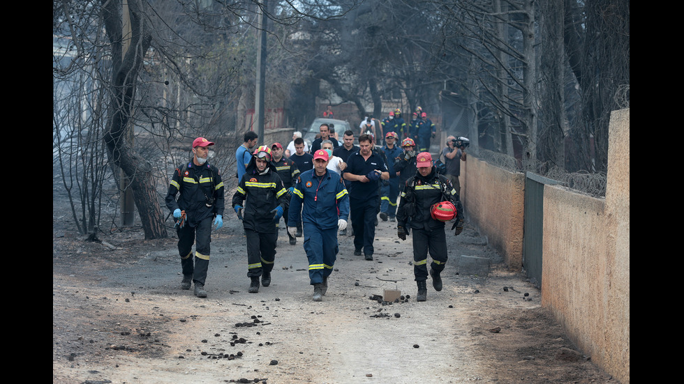 ЖИВОТ ПОД ПЕПЕЛТА: Атина след огромния пожар