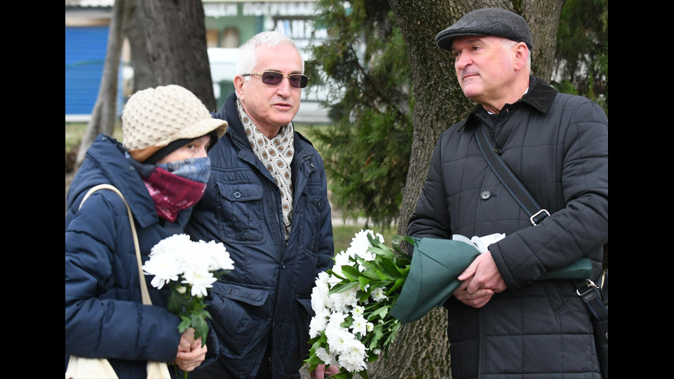 Роднини и приятели се сбогуваха с Клара Маринова