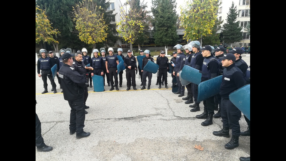 Стажант-полицаи от Пазарджик проведоха практическо занятие