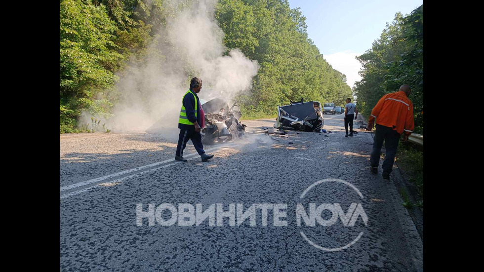Тежък удар между тир и кола край Враца, има жертва