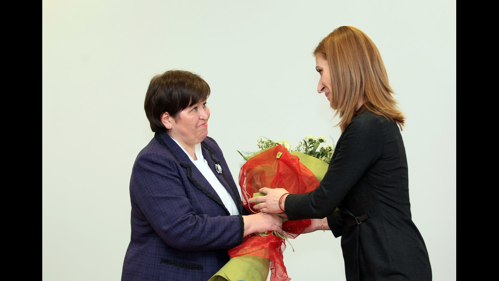 Николина Ангелкова предаде поста на служебния министър на туризма