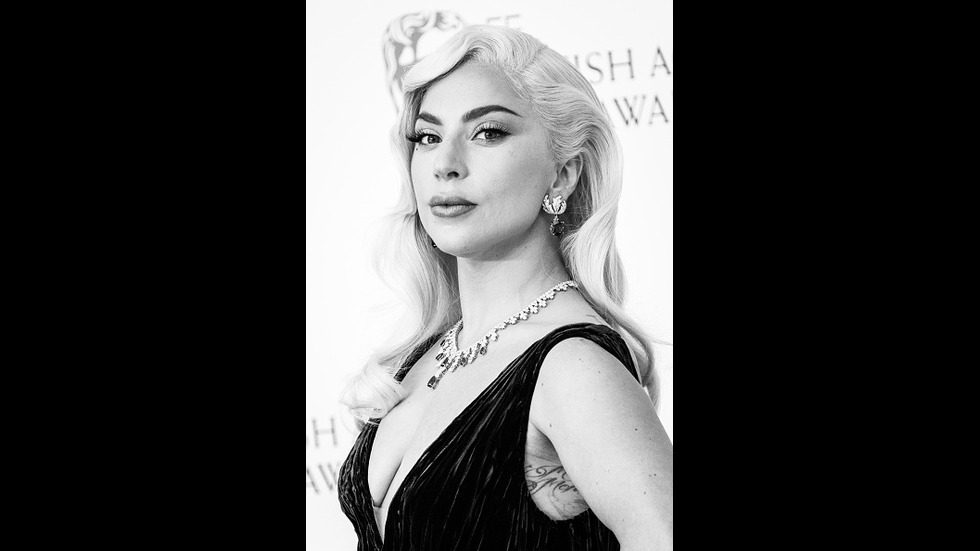 Чар, талант и неповторима ектравагантност: Лейди Гага на 38