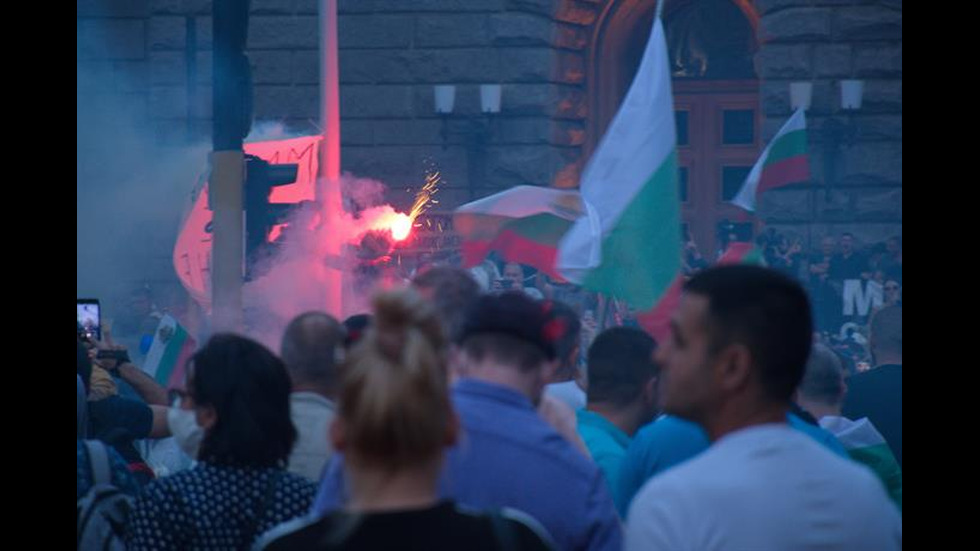 Напрежението на протеста в София ескалира