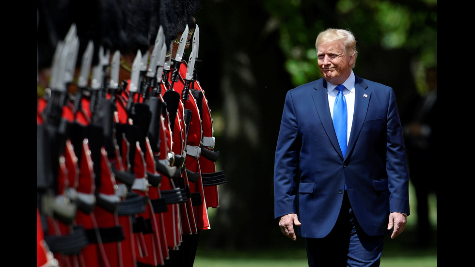 Семейство Тръмп пристигна на официална визита във Великобритания