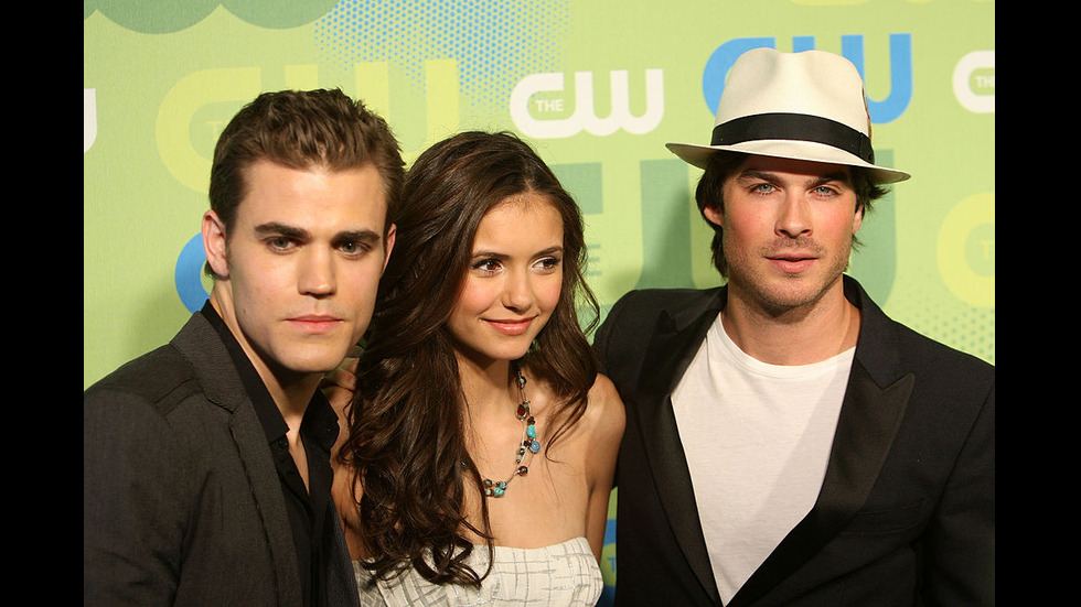 Екранни партньори от сериали, които запазиха приятелството си