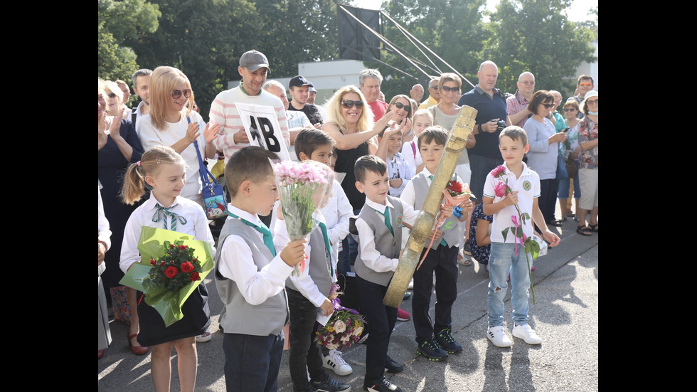 ПЪРВИ УЧЕБЕН ДЕН: Училищата отварят при засилени противоепидемични мерки