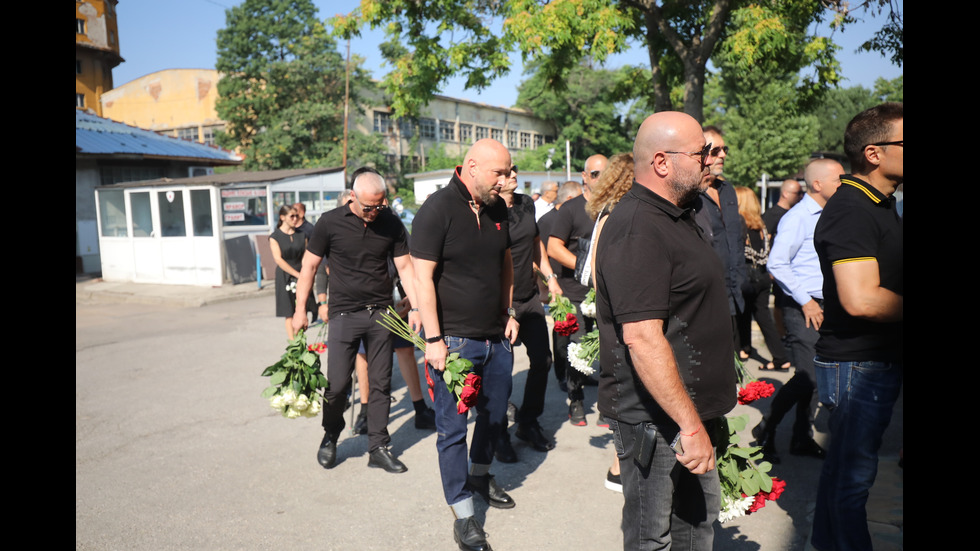 Близки и приятели се прощават с Тодор Славков