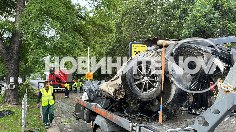 Двама младежи загинаха при тежка катастрофа в Пловдив