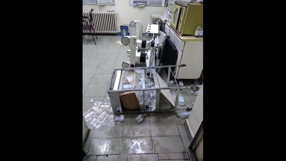 Изпочупиха Спешното отделение в болницата в Перник
