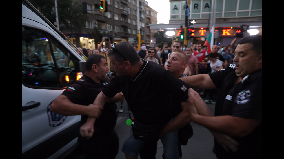 Три протеста в "Триъгълника на властта"