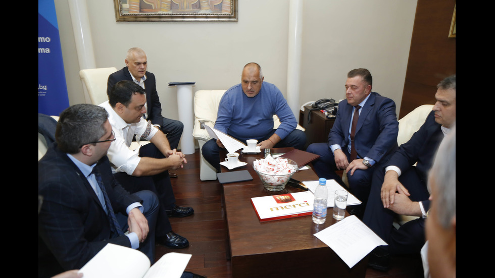 Среща при Борисов за намаляване на спортните произшествия по пътища