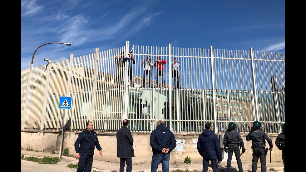 Протести в затворите в Италия