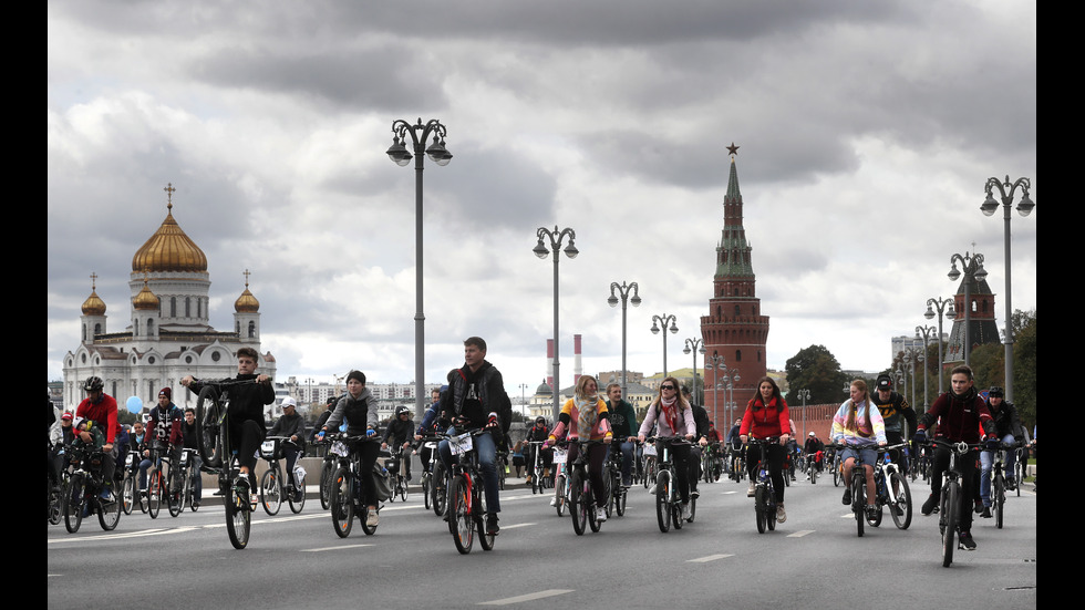 Хиляди колоездачи блокираха Москва