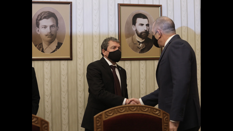 Започнаха консултациите при президента за нов кабинет