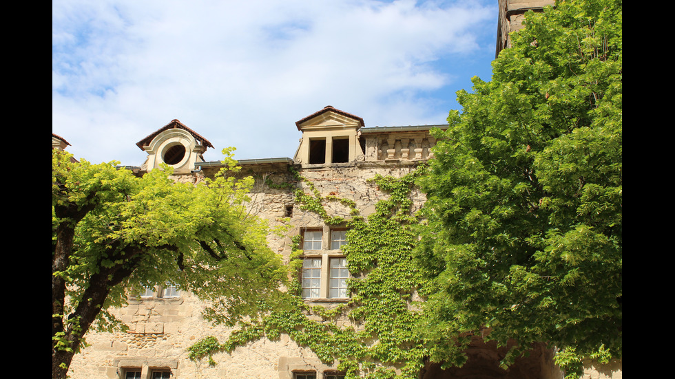 Градчето, което французите харесват най-много в страната си