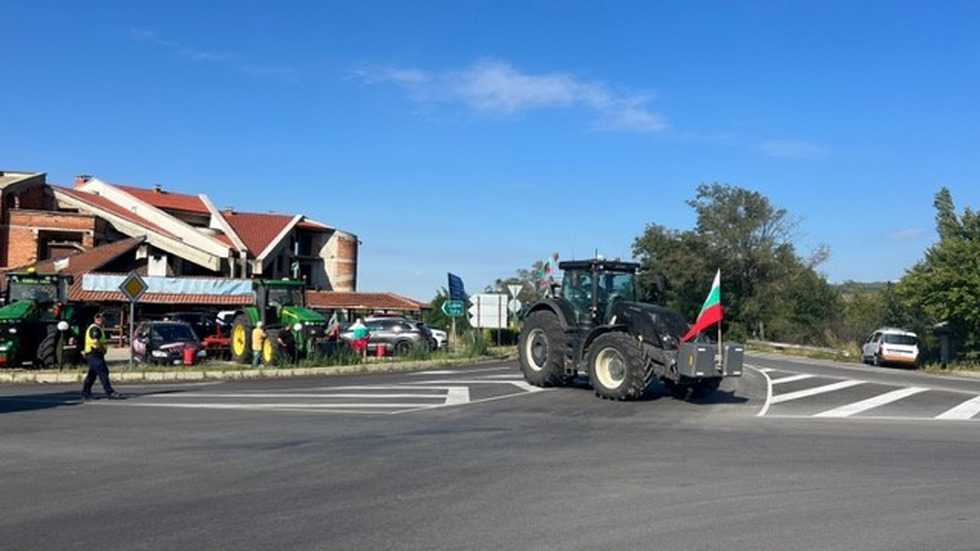 Протест на селскостопанския сектор блокира пътни артерии