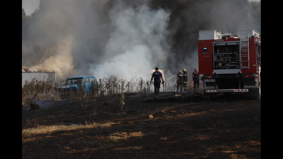 Пожар избухна близо до Околовръсното в София