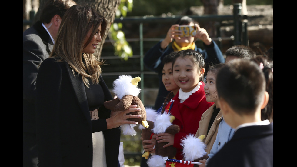Мелания в зоопарк в Пекин и край Великата китайска стена