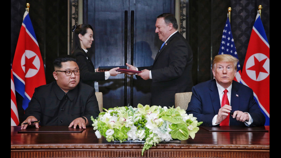 ИСТОРИЧЕСКА СРЕЩА: Доналд Тръмп и Ким Чен-Ун подписаха общ документ