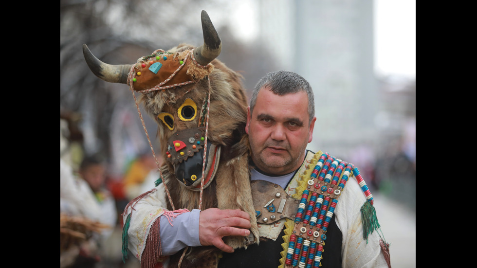 „Сурва” се завърна в Перник