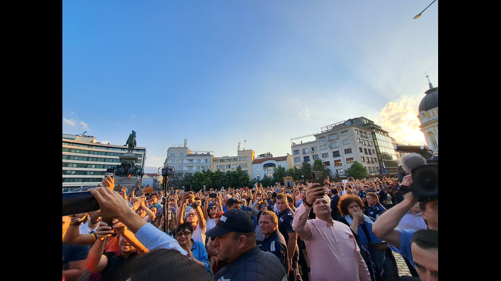 Протест в подкрепа на Никола Минчев пред НС