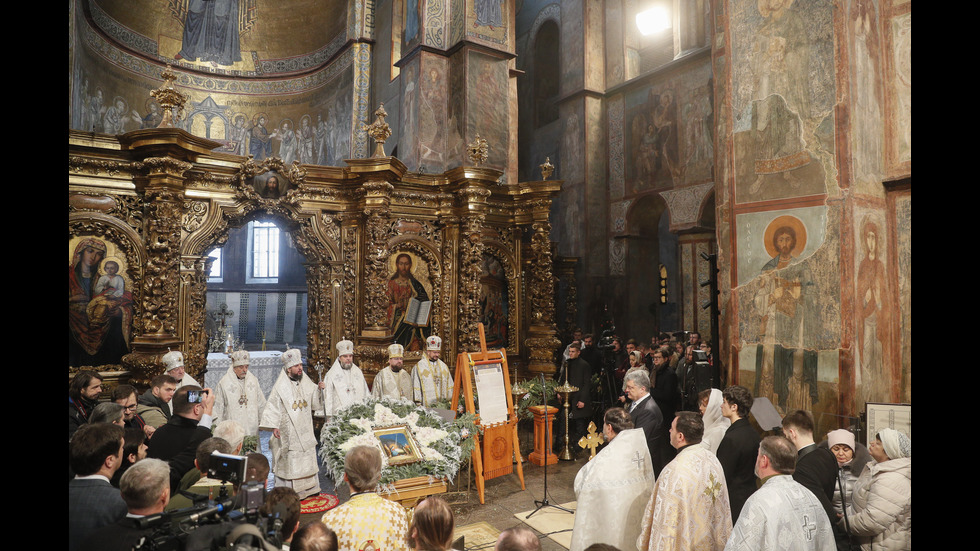 Синодът на Вселенската патриаршия подписа томоса за новата украинска църква