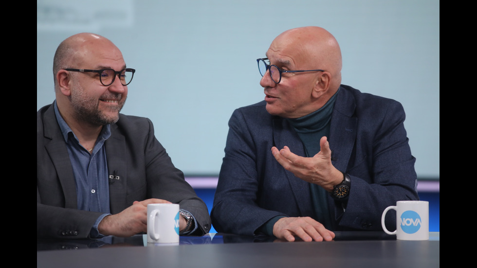 ЗАД КАДЪР: Изборният ден по NOVA В СНИМКИ